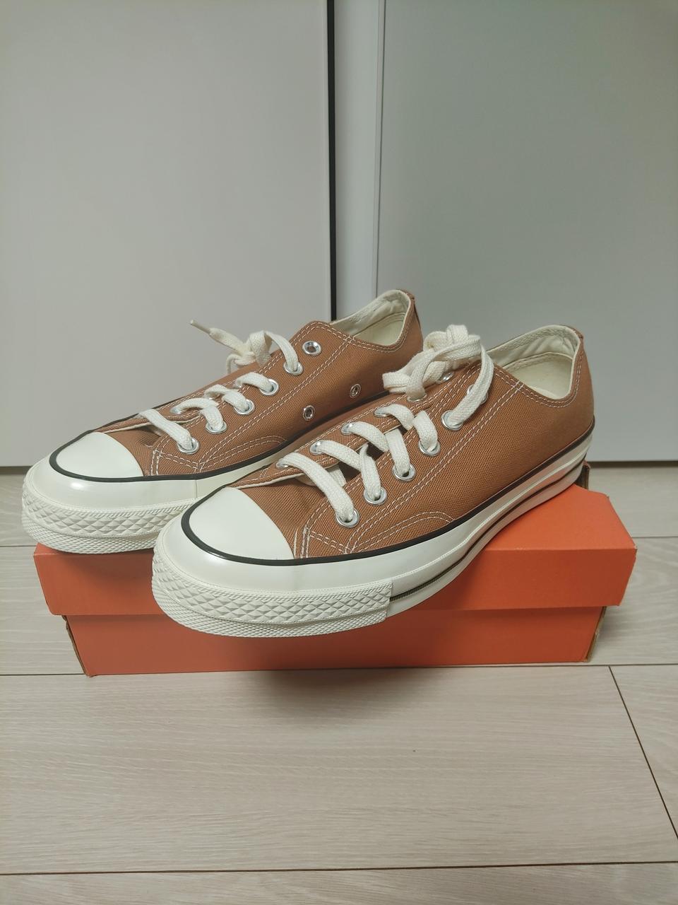 새상품 컨버스 245