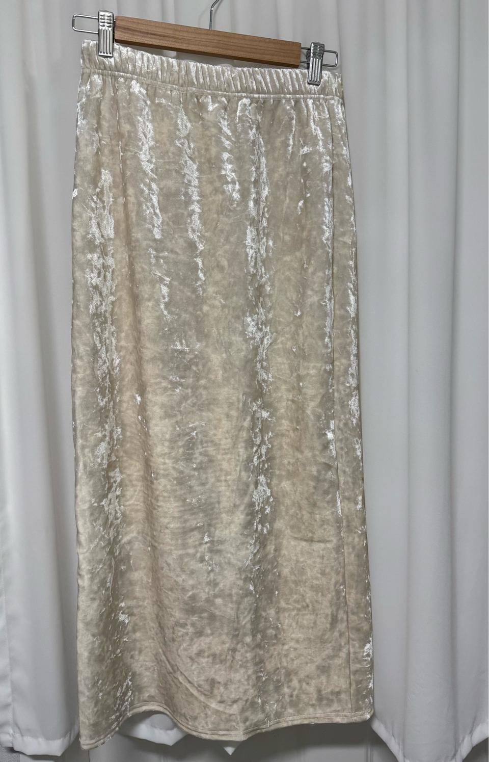 [새상품] 벨벳 아이보리 롱스커트