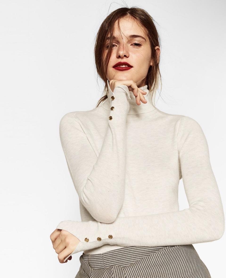 ZARA 아이보리 터틀넥 니트