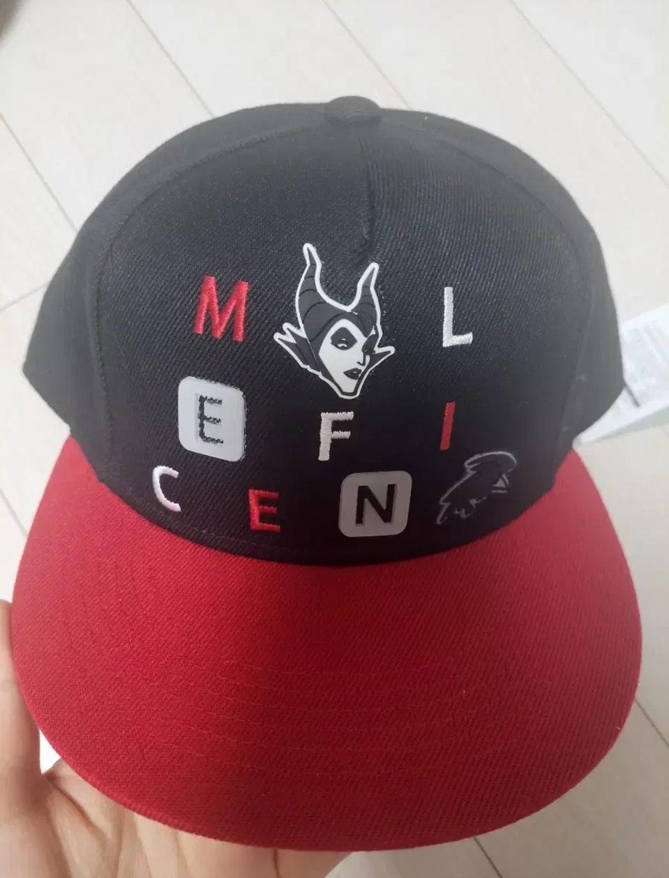 급처새상품!햇츠온X디즈니콜라보 잠자는숲속의공주마녀말레피센트모자 나이키st