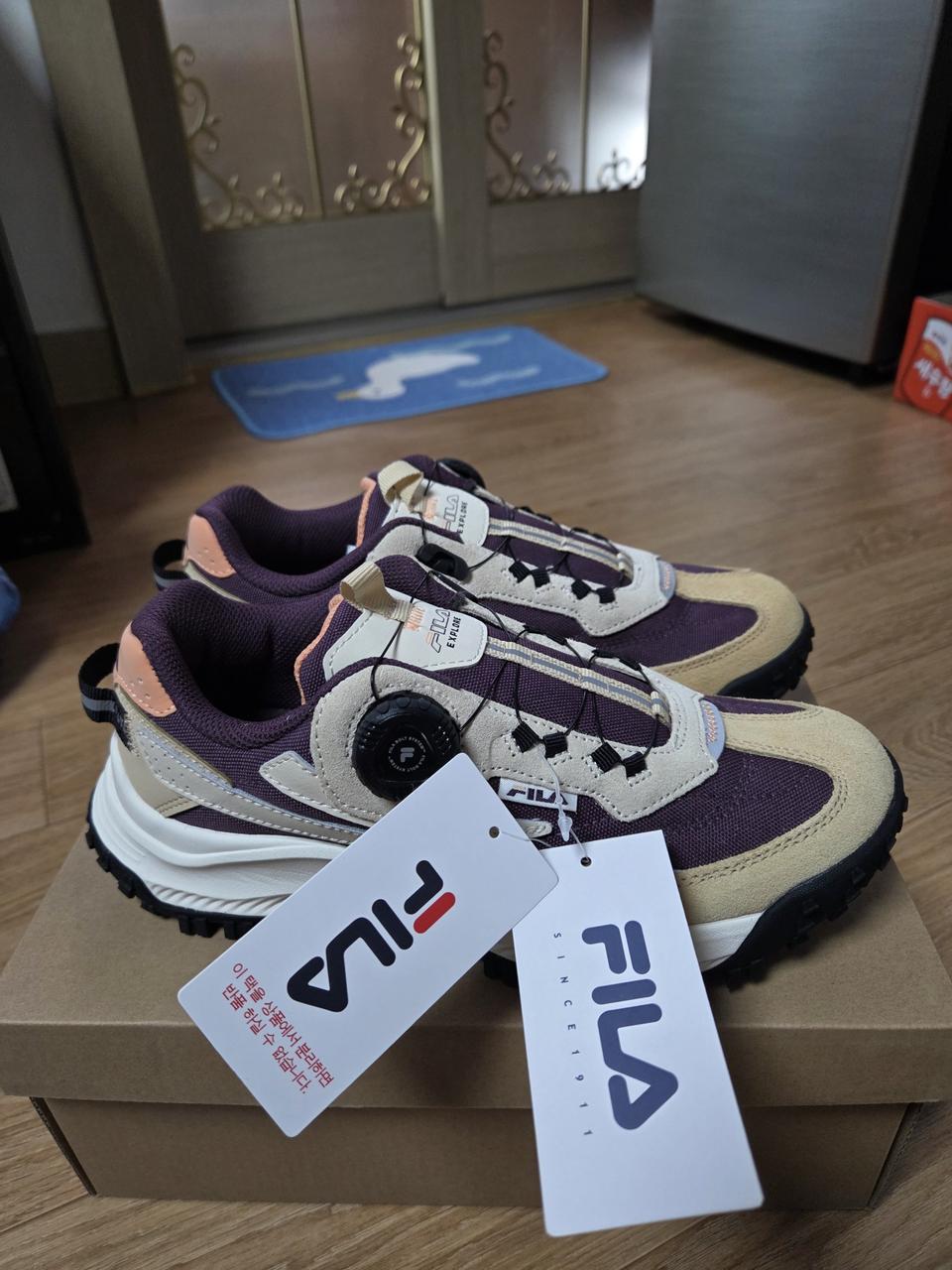 새제품)휠라 여성다이얼235.240.245