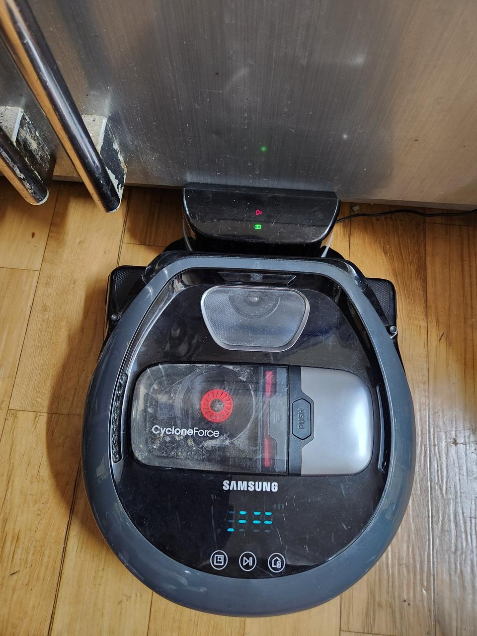 문턱도 거뜬히 넘어가는 삼성 파워봇 로봇청소기 VR10M7020UG 판매