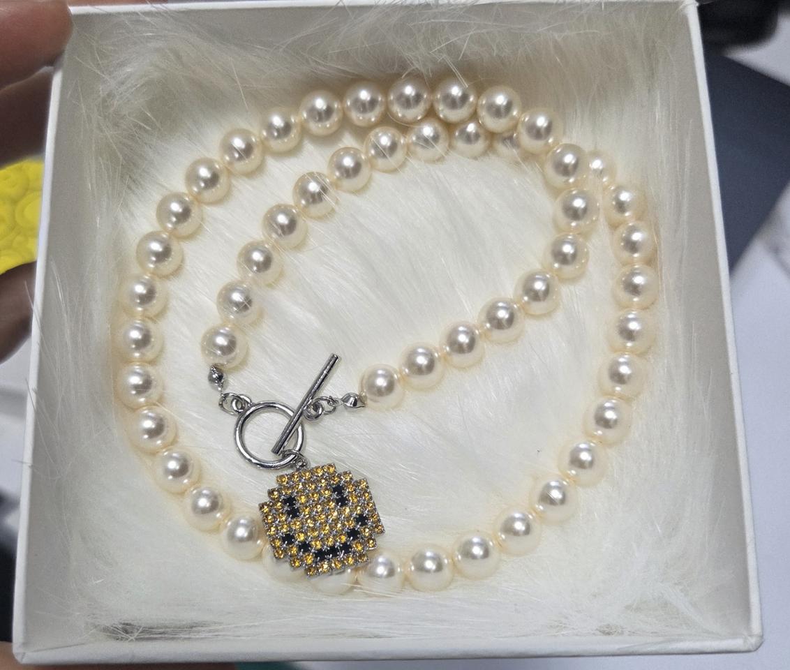 [빈티지헐리우드] 픽셀 스마일 진주목걸이