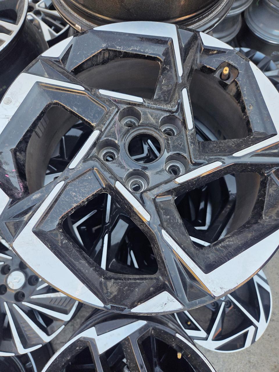 K5 신형 17인치휠 중고 4개