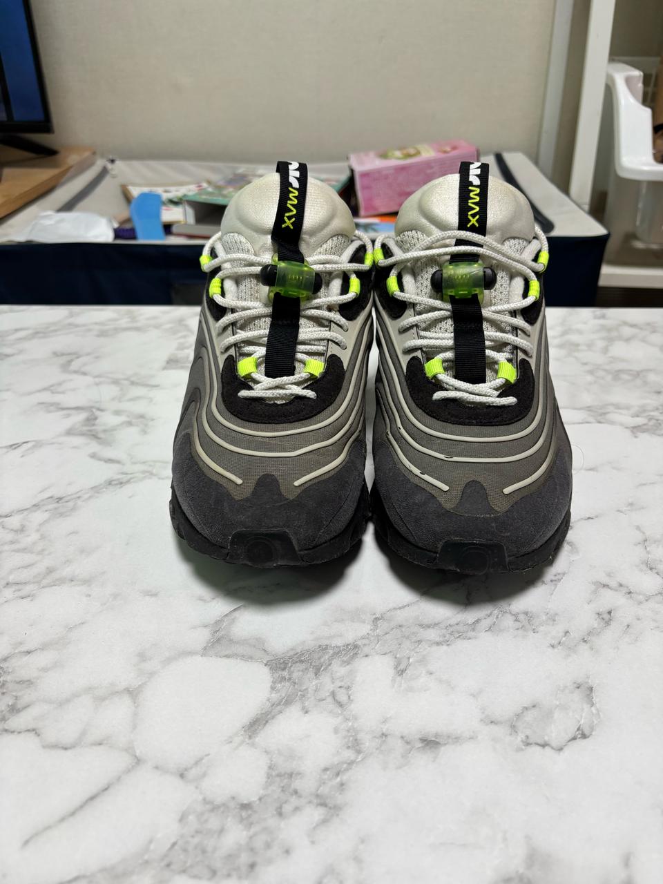 나이키 에어맥스270리액트 275