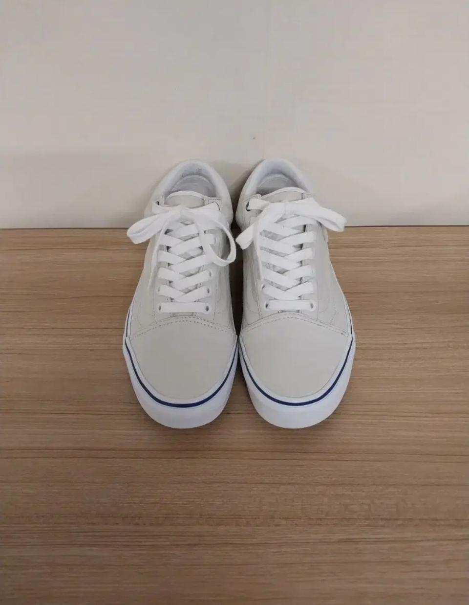 여성 반스 올드스쿨 버터 레더 운동화 (245)