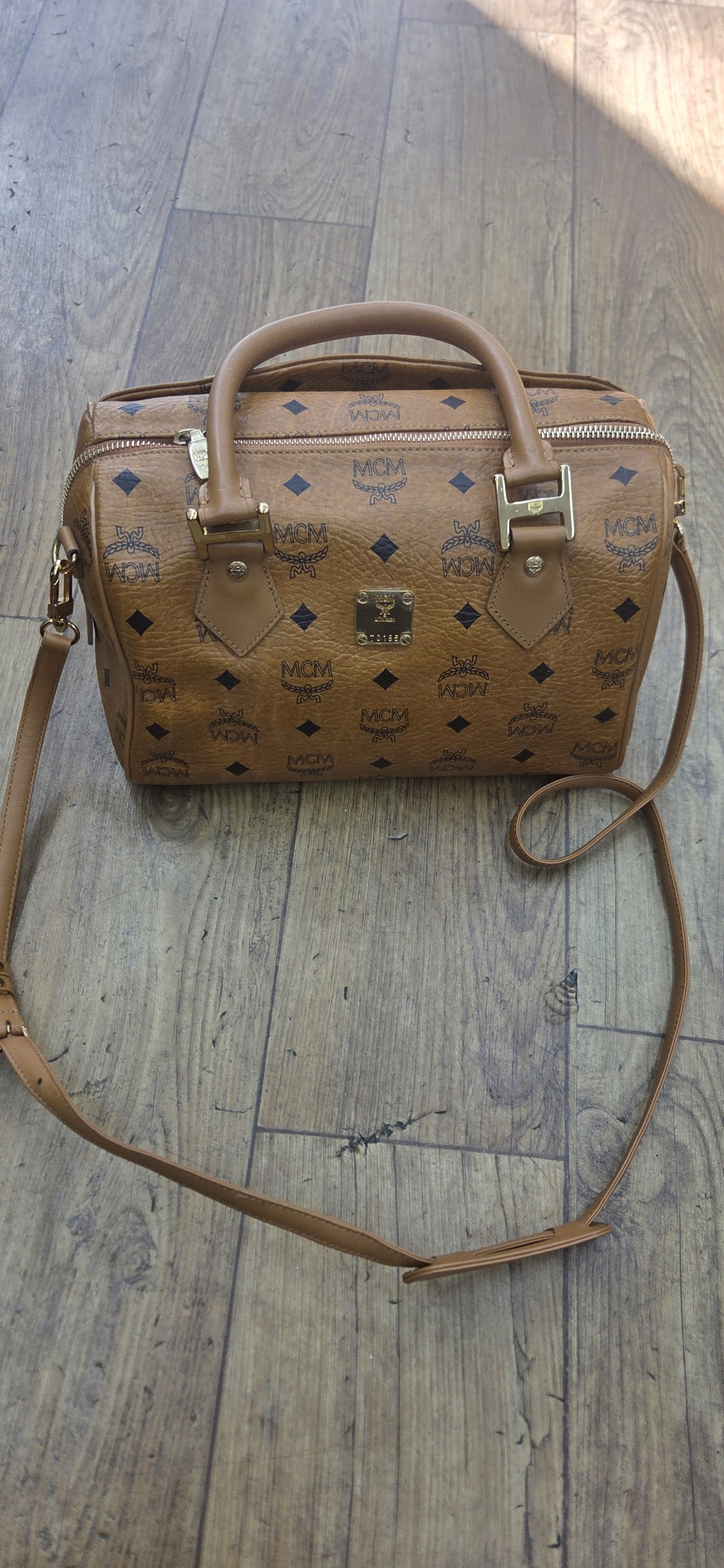mcm 비세토스 보스턴백