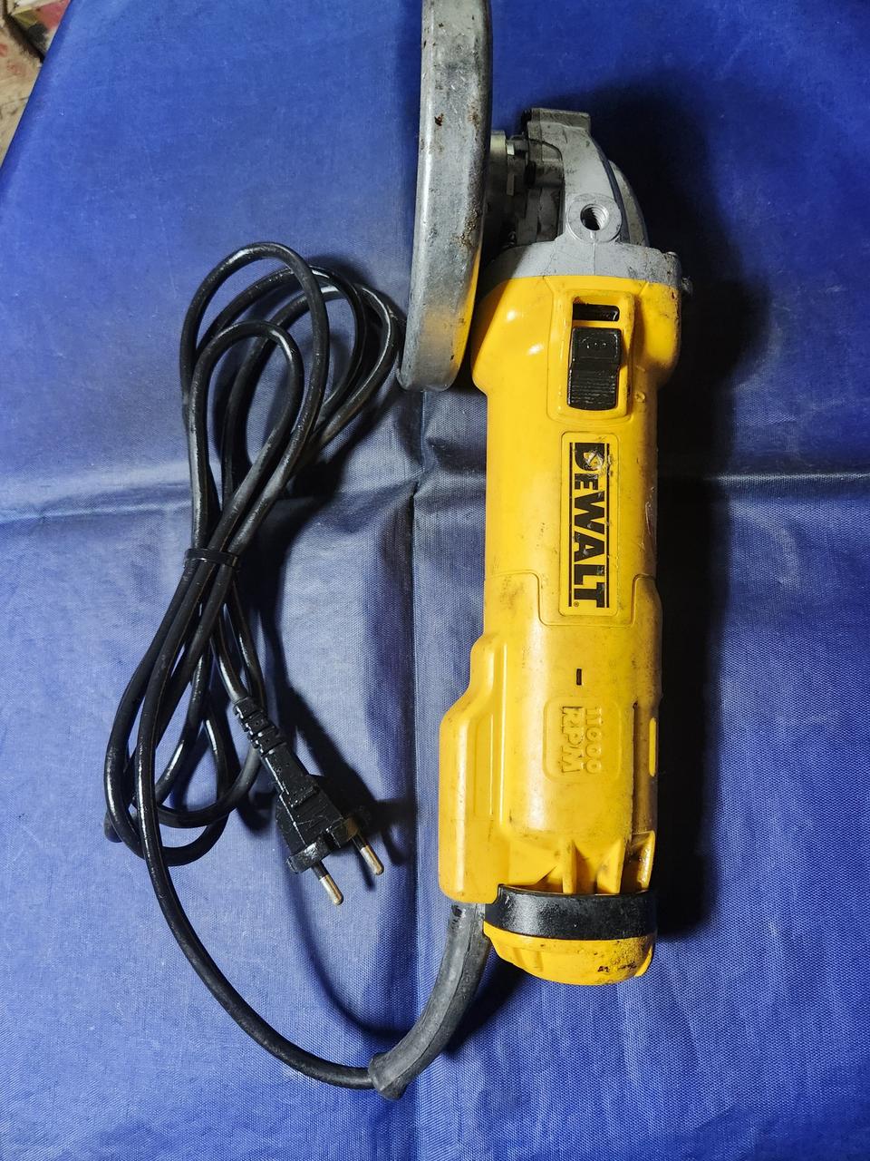 디월트 그라인더 DWE8310S 팝니다