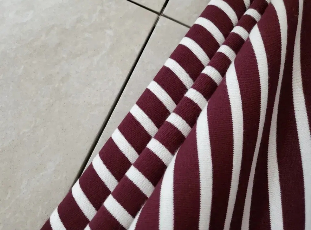 [♡BIG SALE♡]탄탄 스트라이프 루즈티