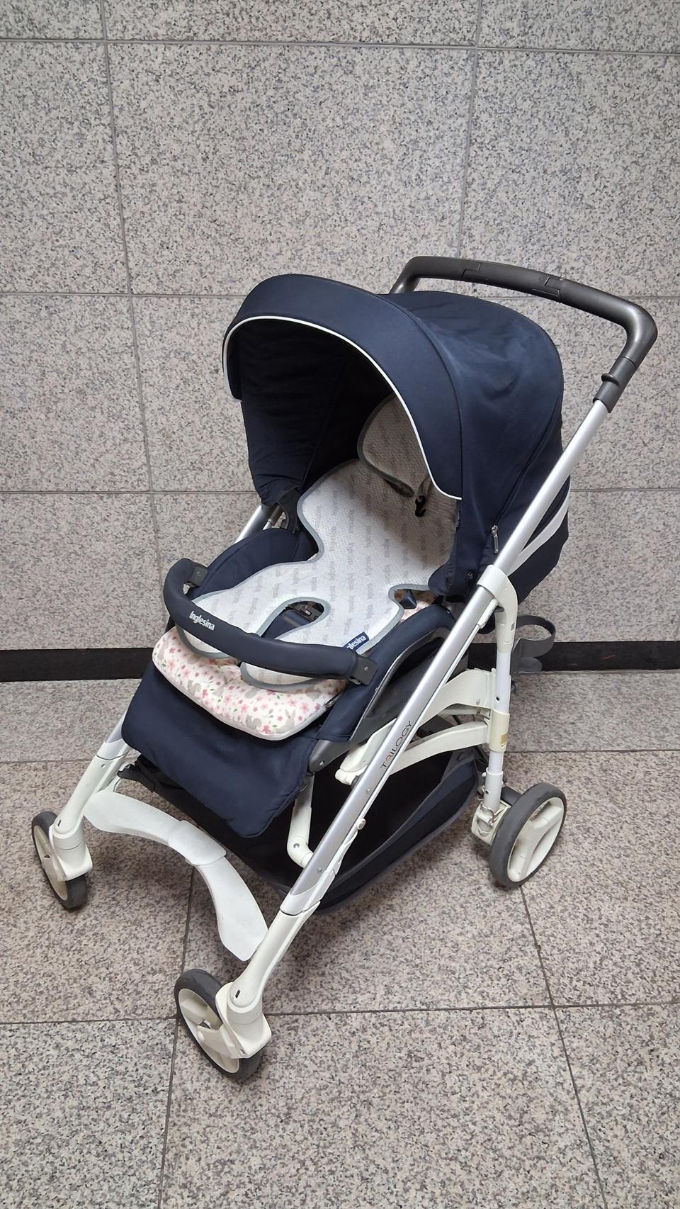 이태리제 최고급 명품 럭셔리 디럭스 유모차 잉글레시나. 1초만에 접혀 차