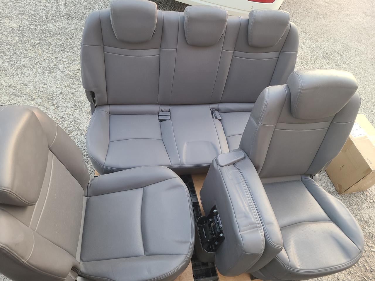 투리스모 3열 4열 시트 3인승