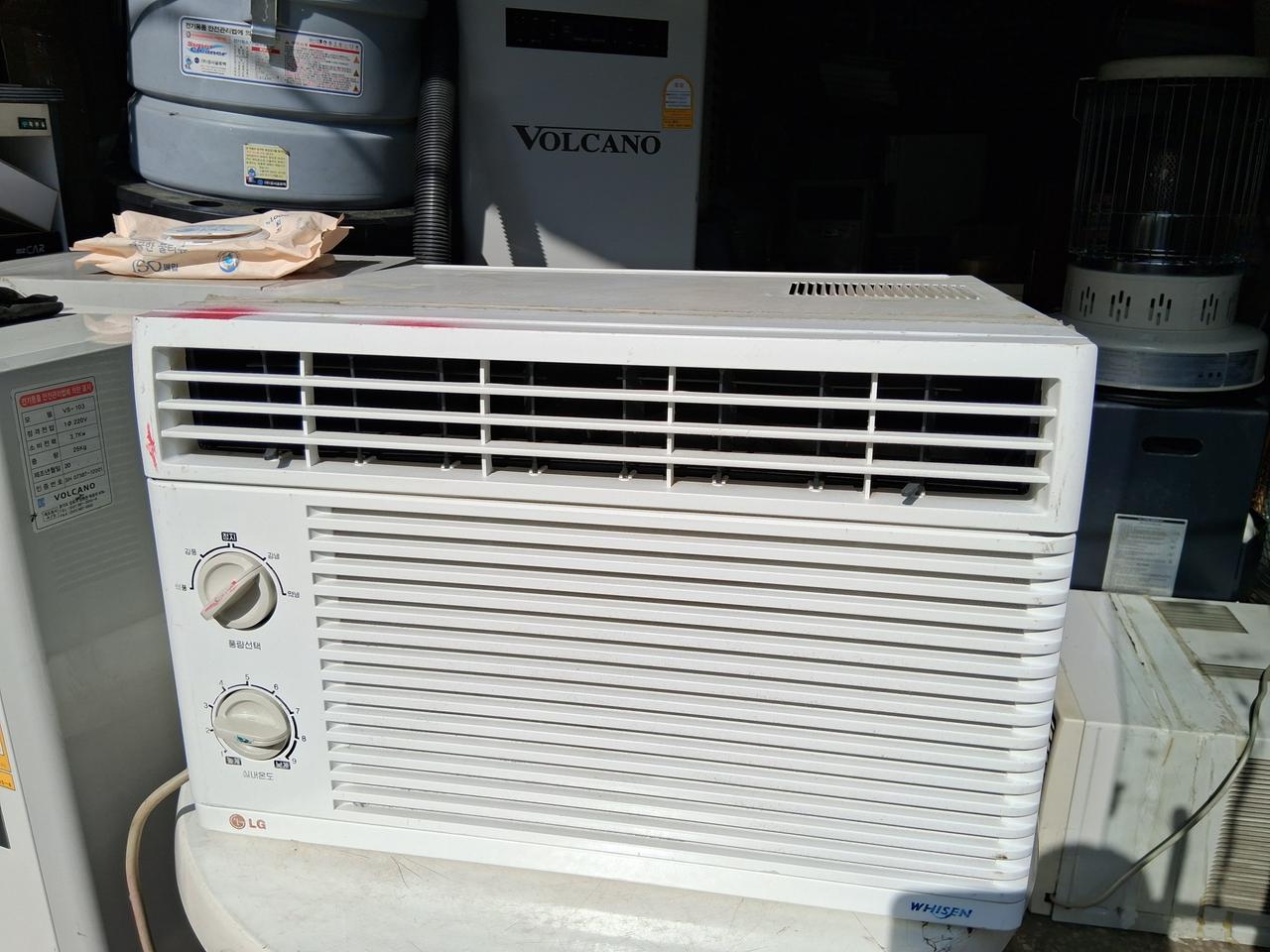 에어컨  LG창문형 에어컨  온도조절가능 무척 시원합니다