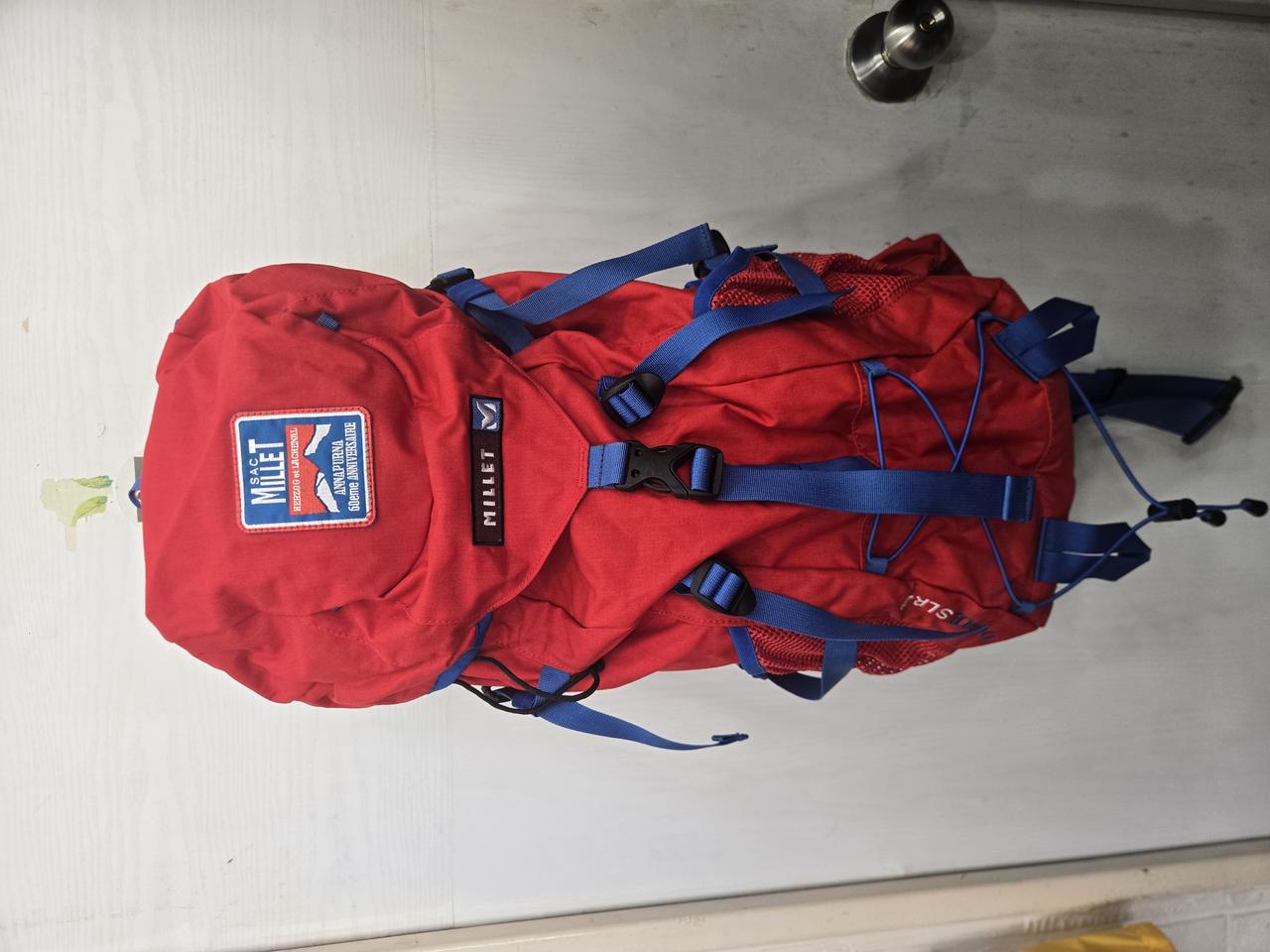 사이즈40L)) MILLET 밀레 한정판 등산가방! 수납공간 짱 넓어요!