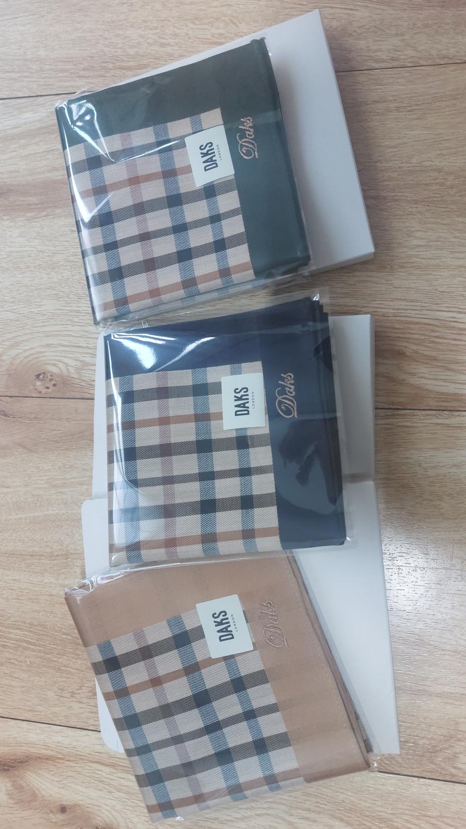 닥스 손수건. 새상품. 선물포장.3개