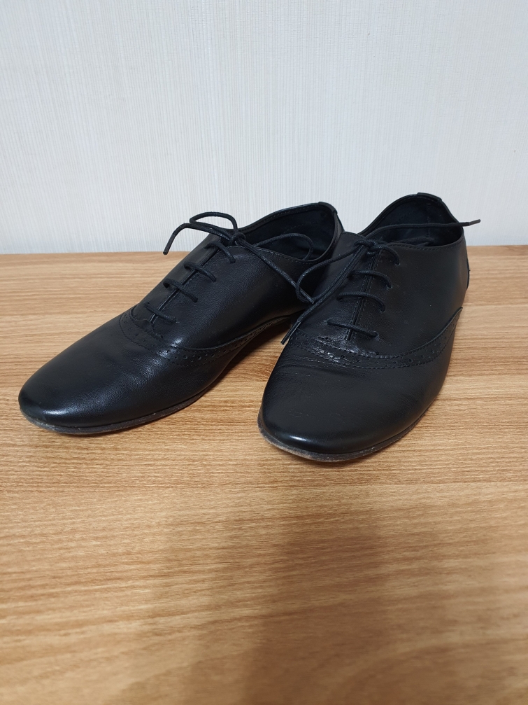 바네사브루노 블랙 가죽 로퍼 36 사이즈 정품