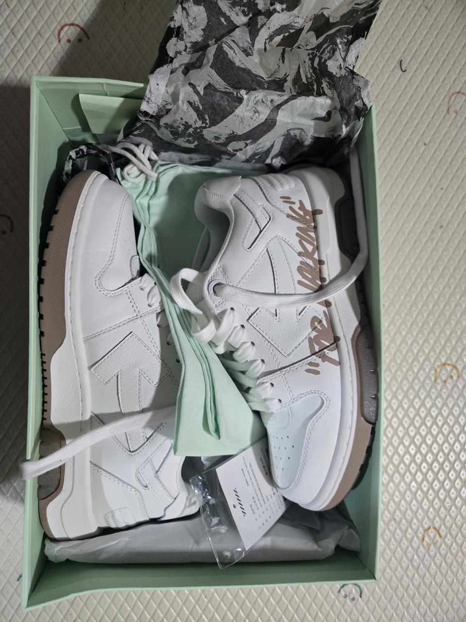 오프화이트 정품 아웃오브오피스 스니커즈37(새상품)