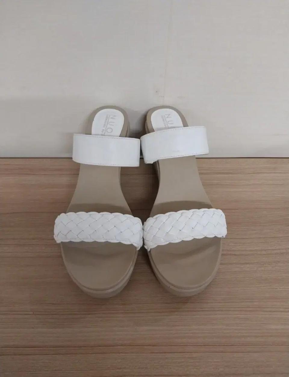 여성 누오보 웨지 슬리퍼 (250)