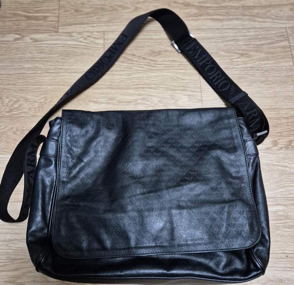 엠포리오 알마니 크로스백