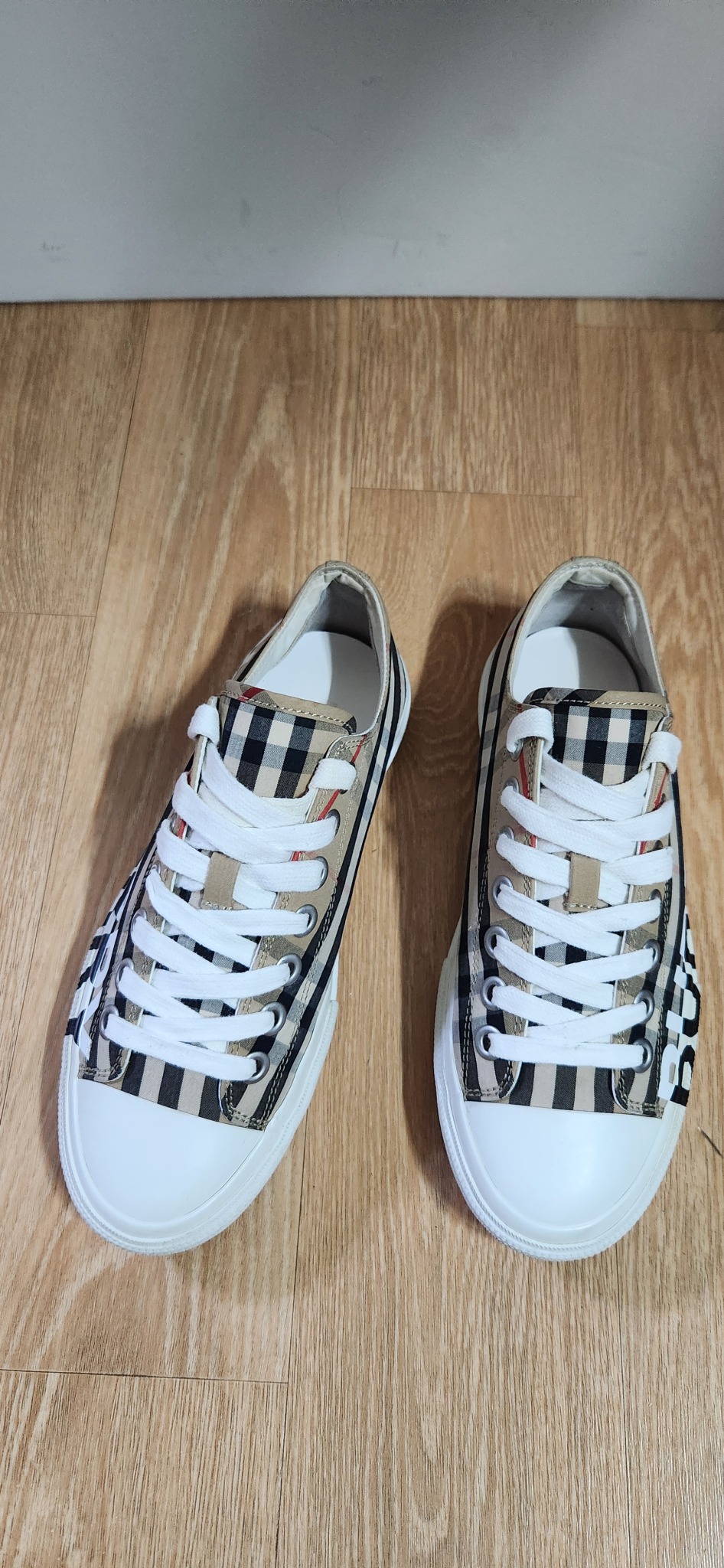 (37.5/240)버버리신발 체크패턴 버버리스니커즈