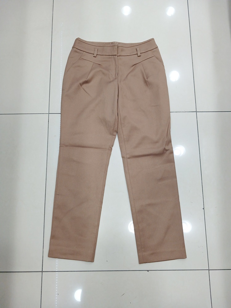 core.a 66사이즈 뒤옆허리밴딩 슬랙스 폴리에스터 겨울바지 중고 