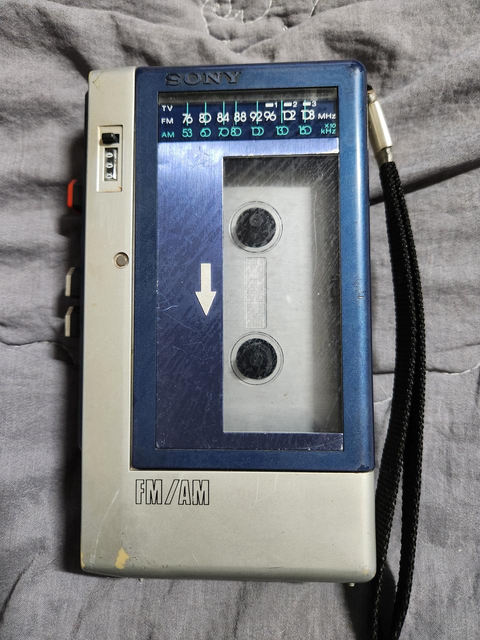 소니워크맨 FM/AM라디오만 정상작동 소품용