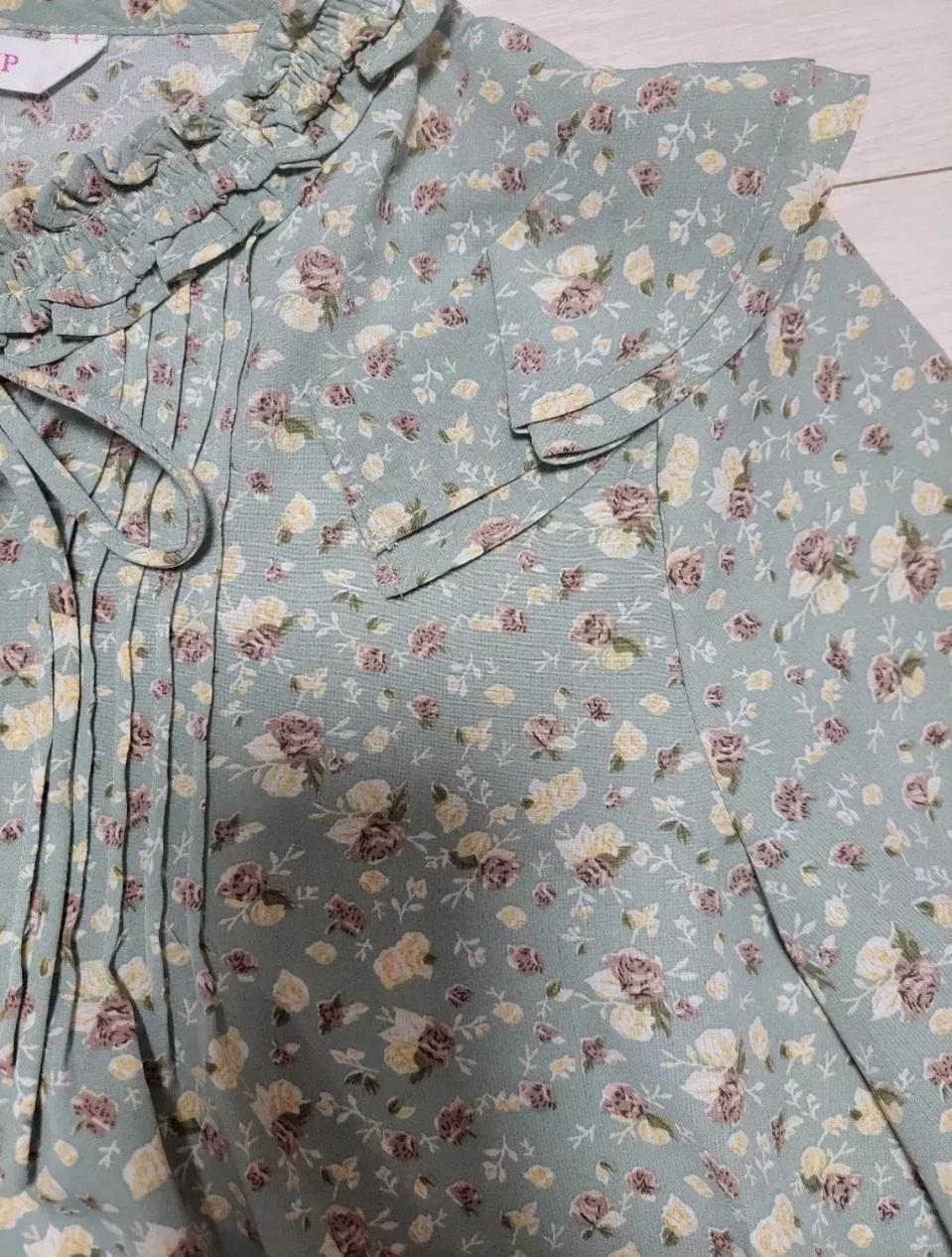 급처새상품!SOUP숲 러블리 리본블라우스 레니본st쟈니헤잇재즈st샤틴st