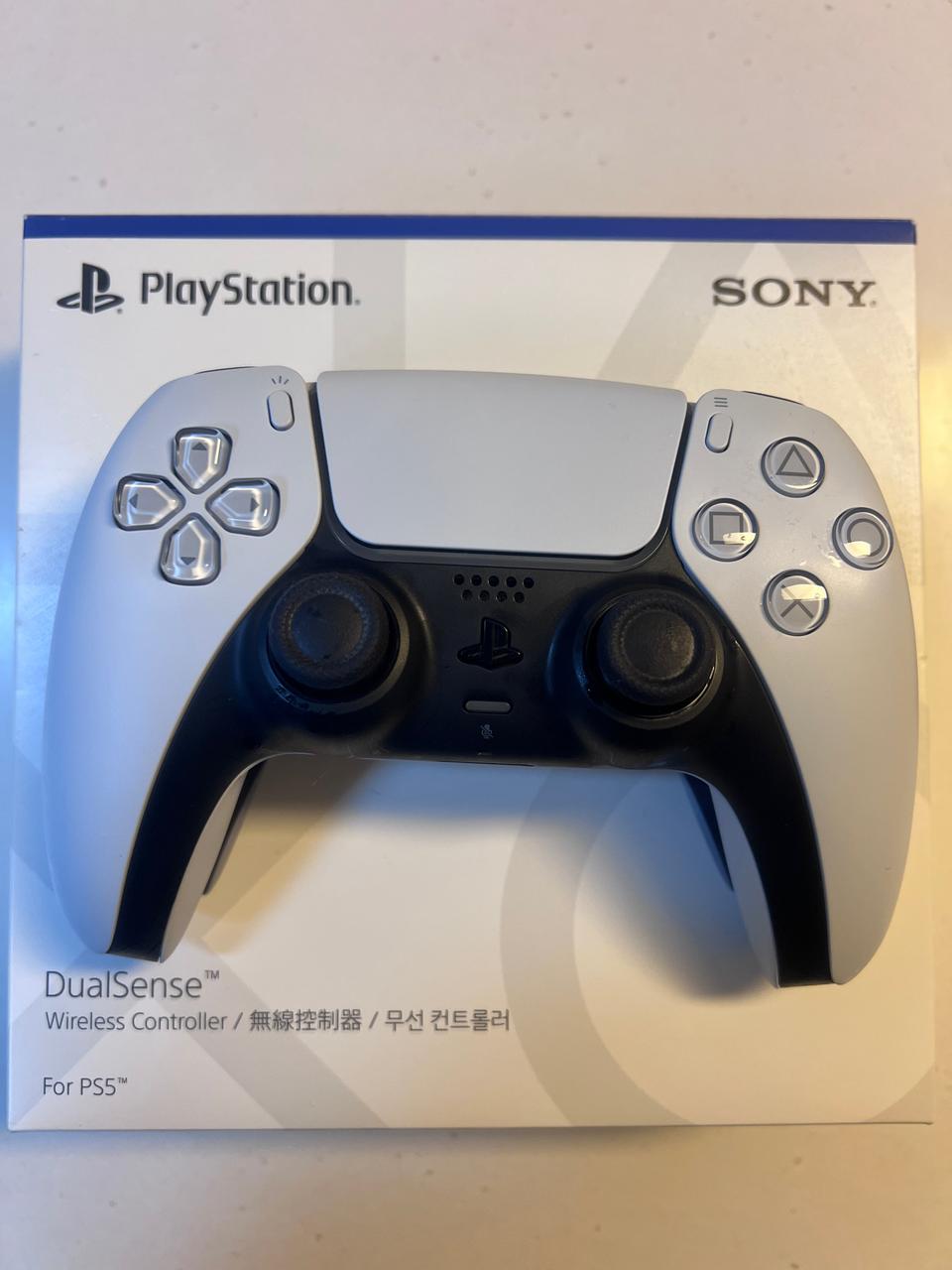 ps5 듀얼센스 게임패드 팝니다.