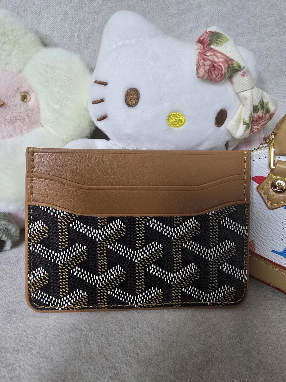 카드홀더 1개당 2만원씩 팔아요