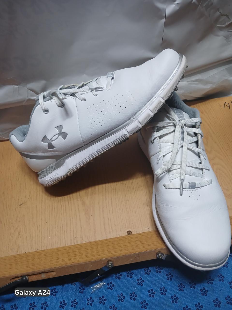 270mm 언더아머 HOVR 골프화 (4273) 스파이크리스.