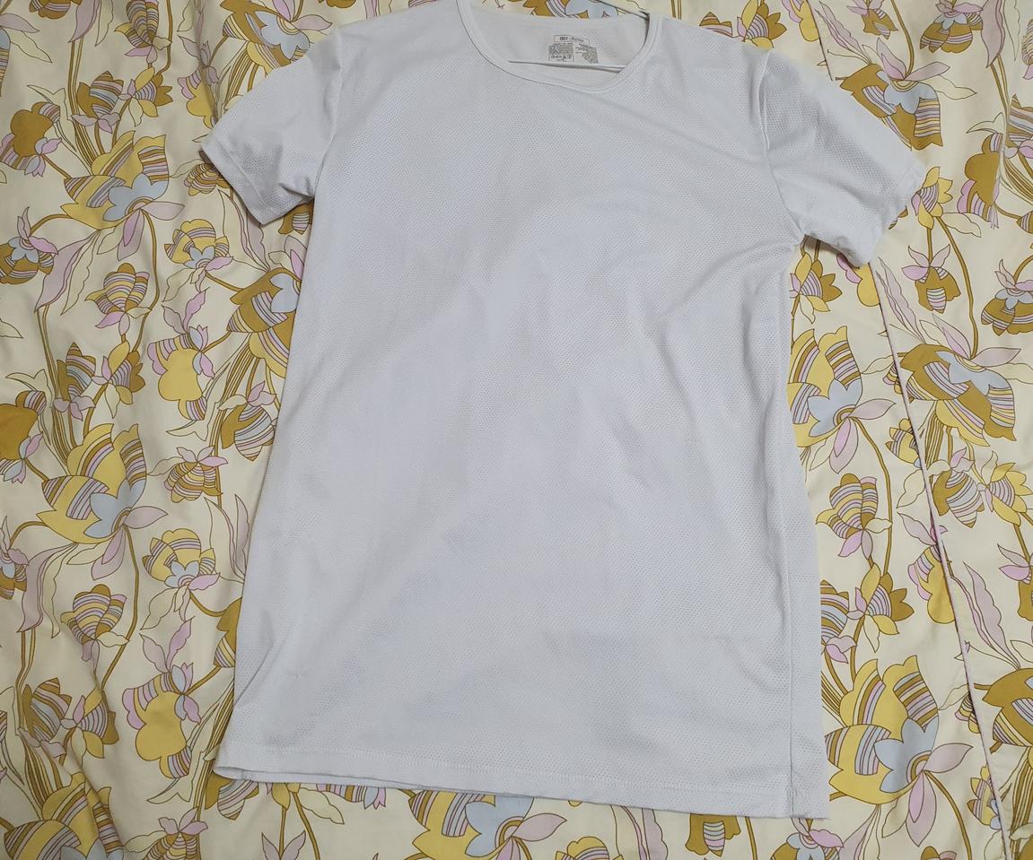 흰색 기능성 반팔 티셔츠 100