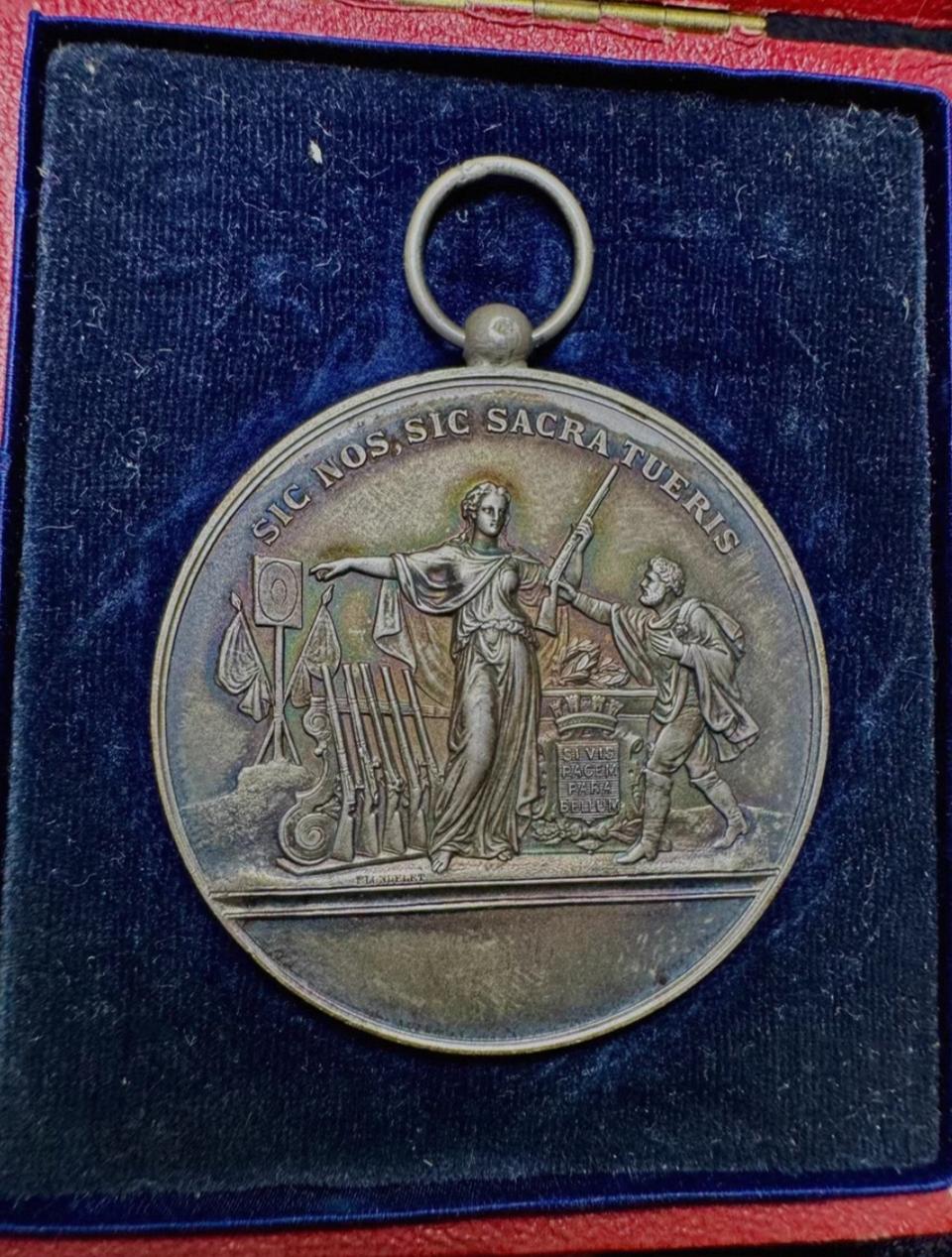 옛날 프랑스 사격대회 시상메달