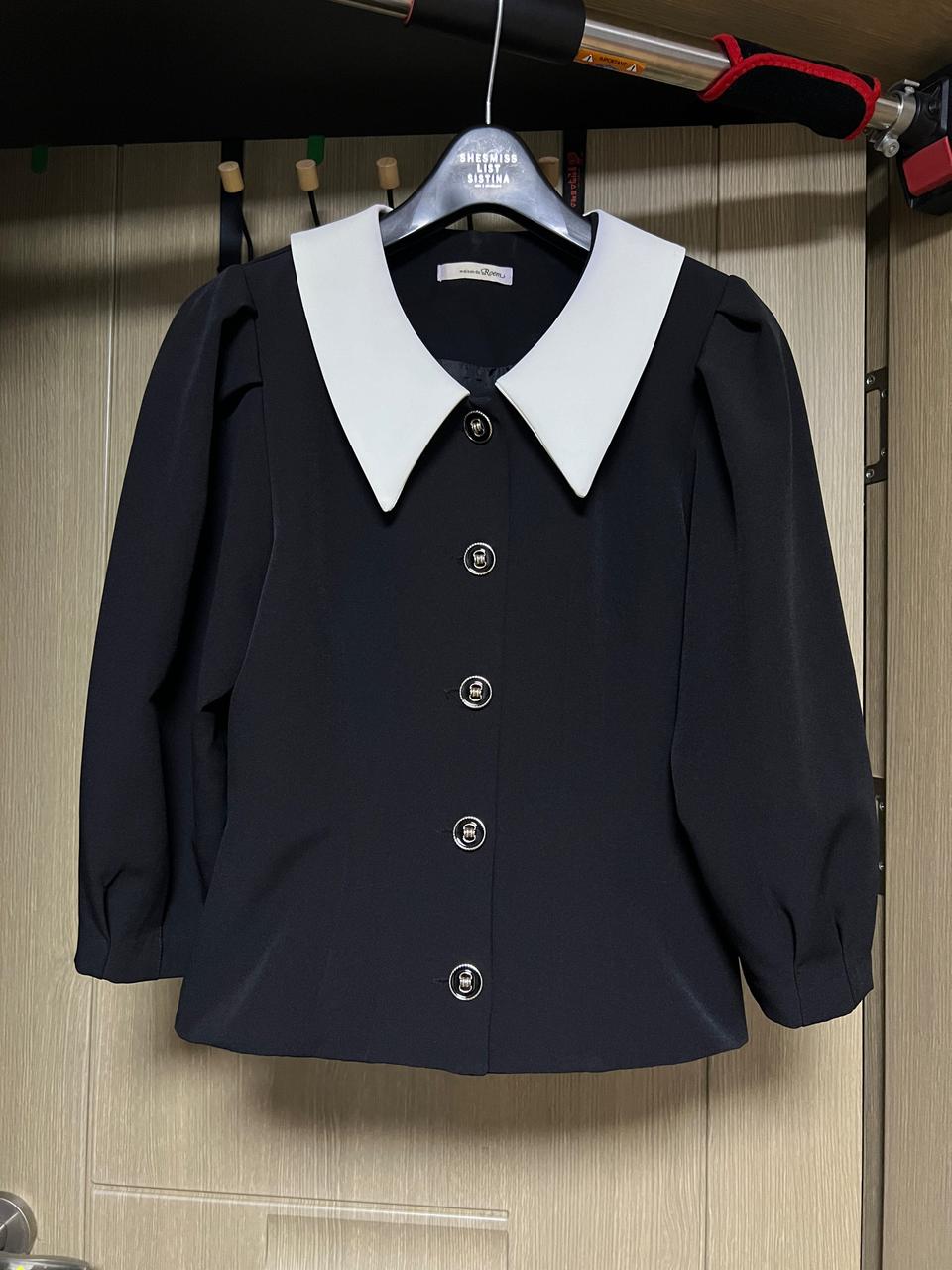 Roem 블랙 블라우스 S시이즈