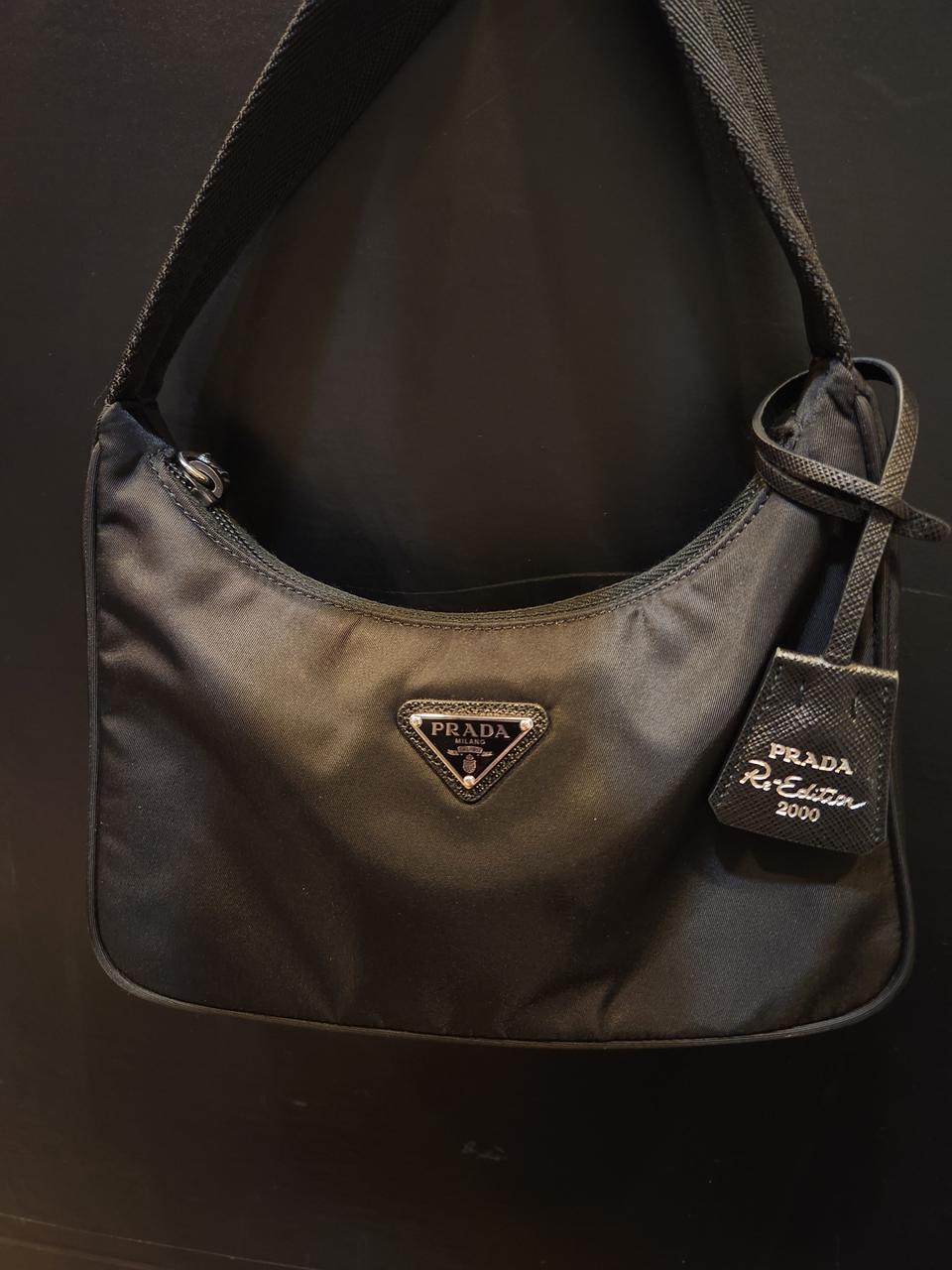 프라다 리에디션 2000 블랙 호보백