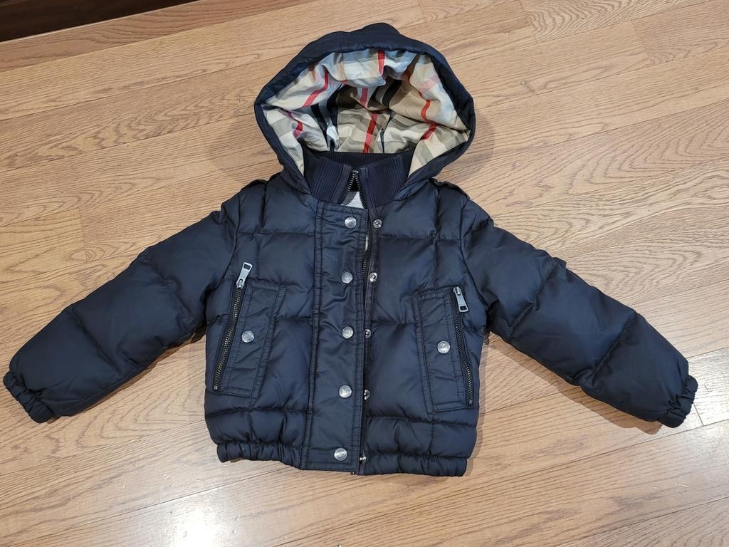 버버리키즈 다운패딩3y