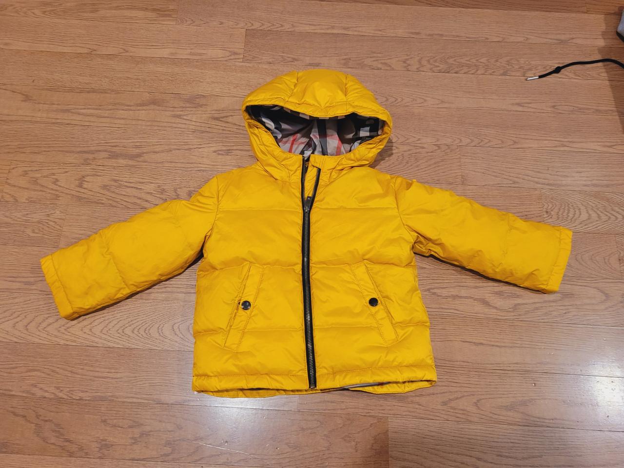 버버리키즈 다운패딩3y