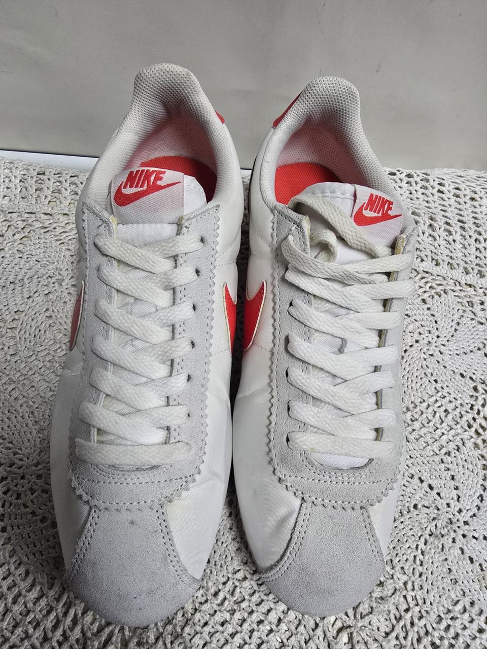 나이키 클래식 코르테즈 270