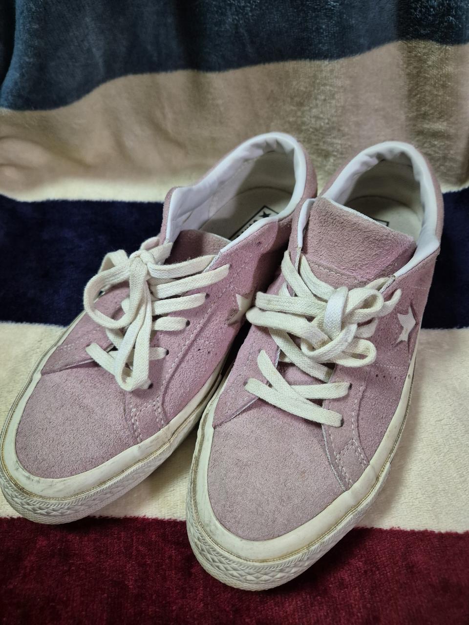 컨버스 원스타 스웨이드 핑크 사이즈는 250mm