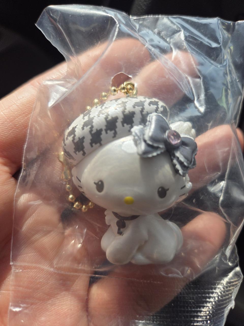 헬로키티 모노톤 키링, 베레모