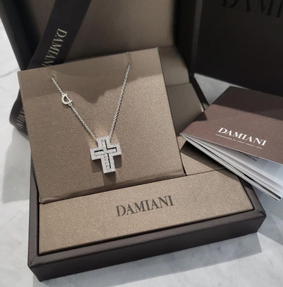 다미아니 목걸이 박스 삽니다