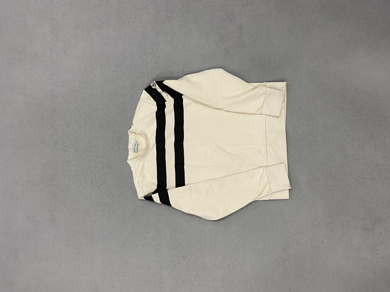 몽클레어 맨투맨 95 (하자확인)