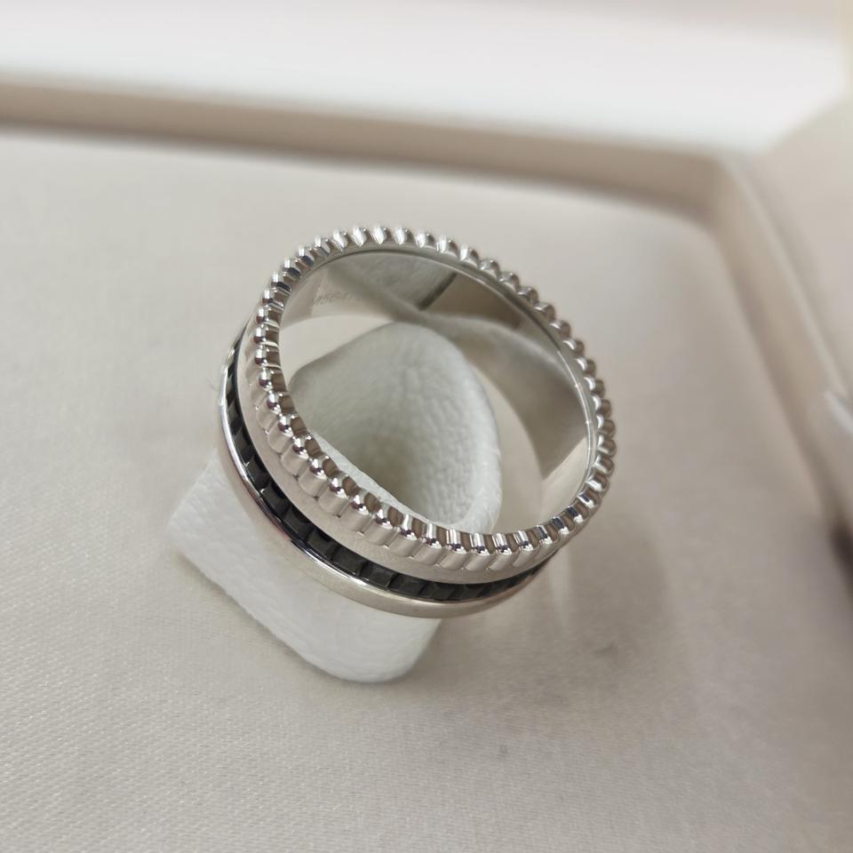 [55호] 부쉐론 콰트로 블랙 에디션 스몰 링 JRG01790