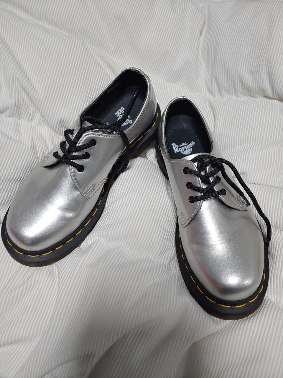 닥터마틴 실버 여성 구두 eu37