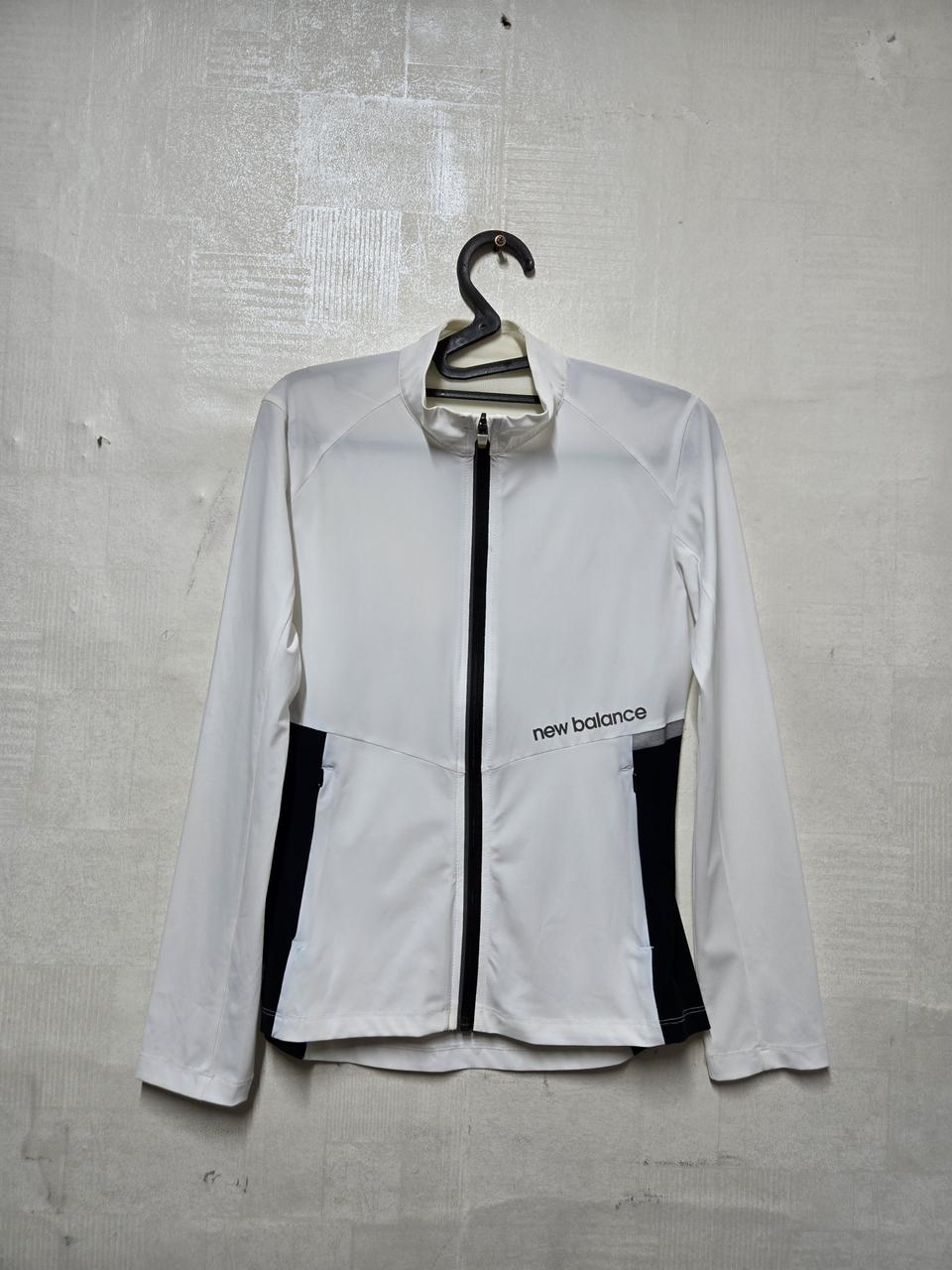 뉴발란스 슬림핏 바람막이 S