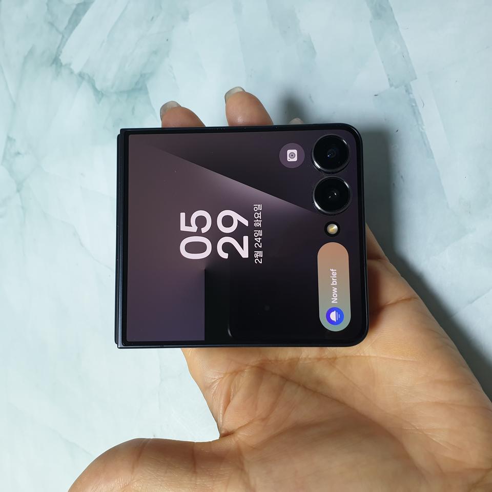 LG 갤럭시 Z플립7 5G 블랙 256G S급 판매합니다