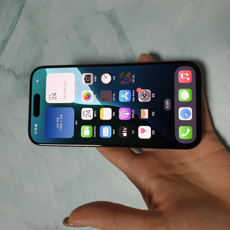 아이폰15프로 블랙티타늄 256G 저렴히 판매합니다