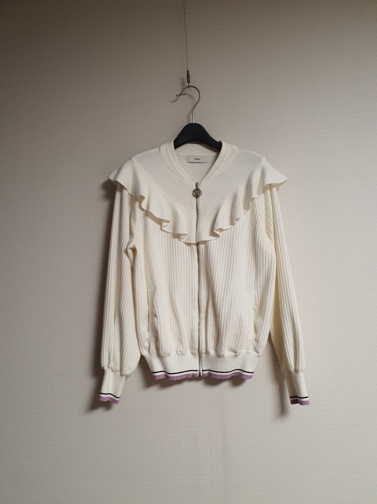 오즈세컨 프릴 디테일 집업 니트 가디건 자켓 55 사이즈  정품 