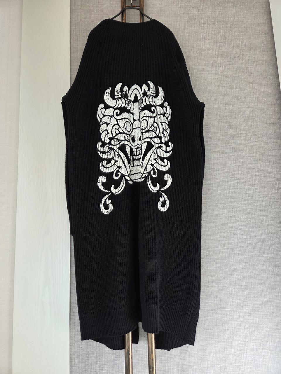 키르티무카  KIRTIMUKHA 백프린팅 롱니트가디건