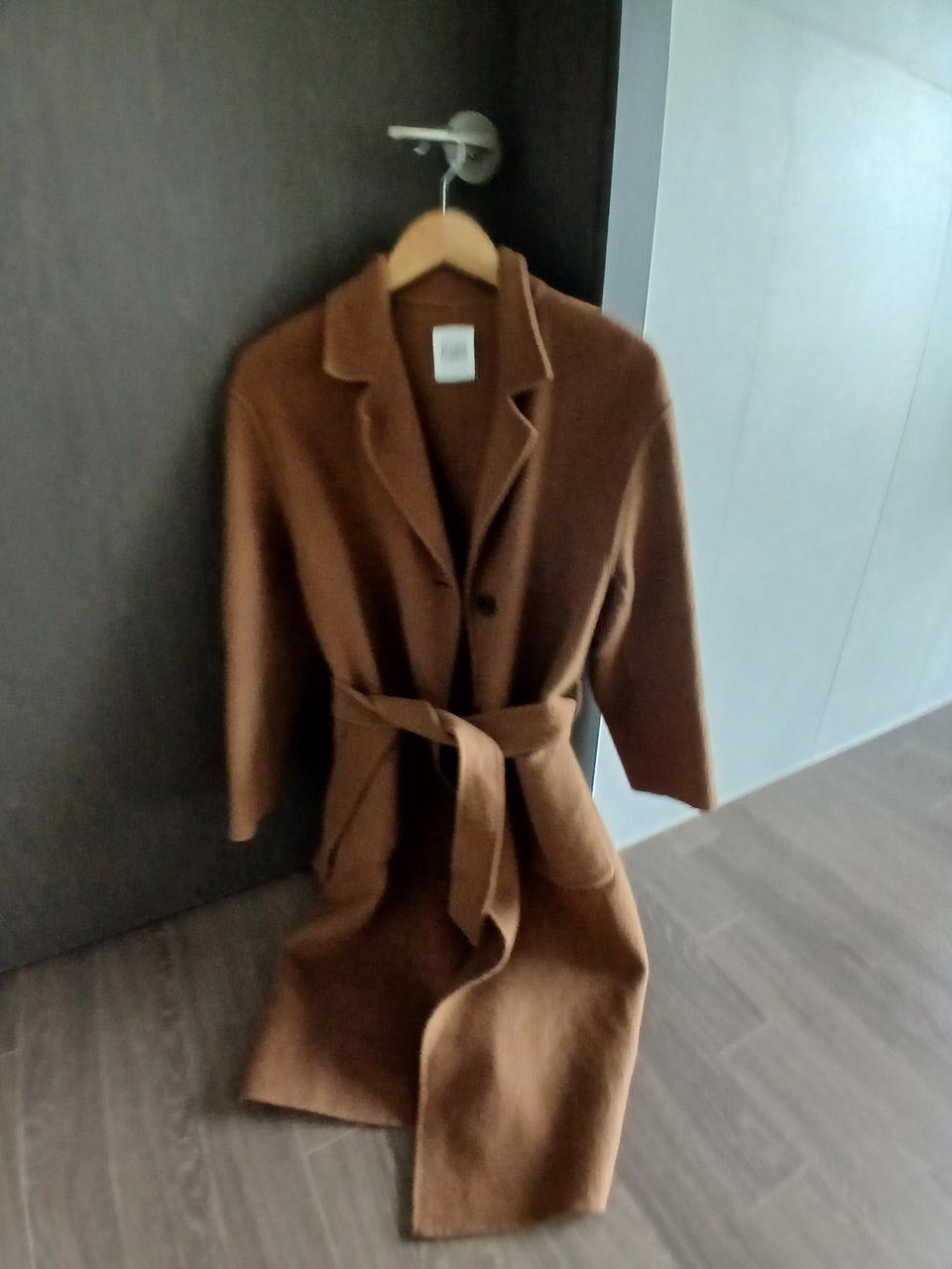 스튜디오 톰보이 코트