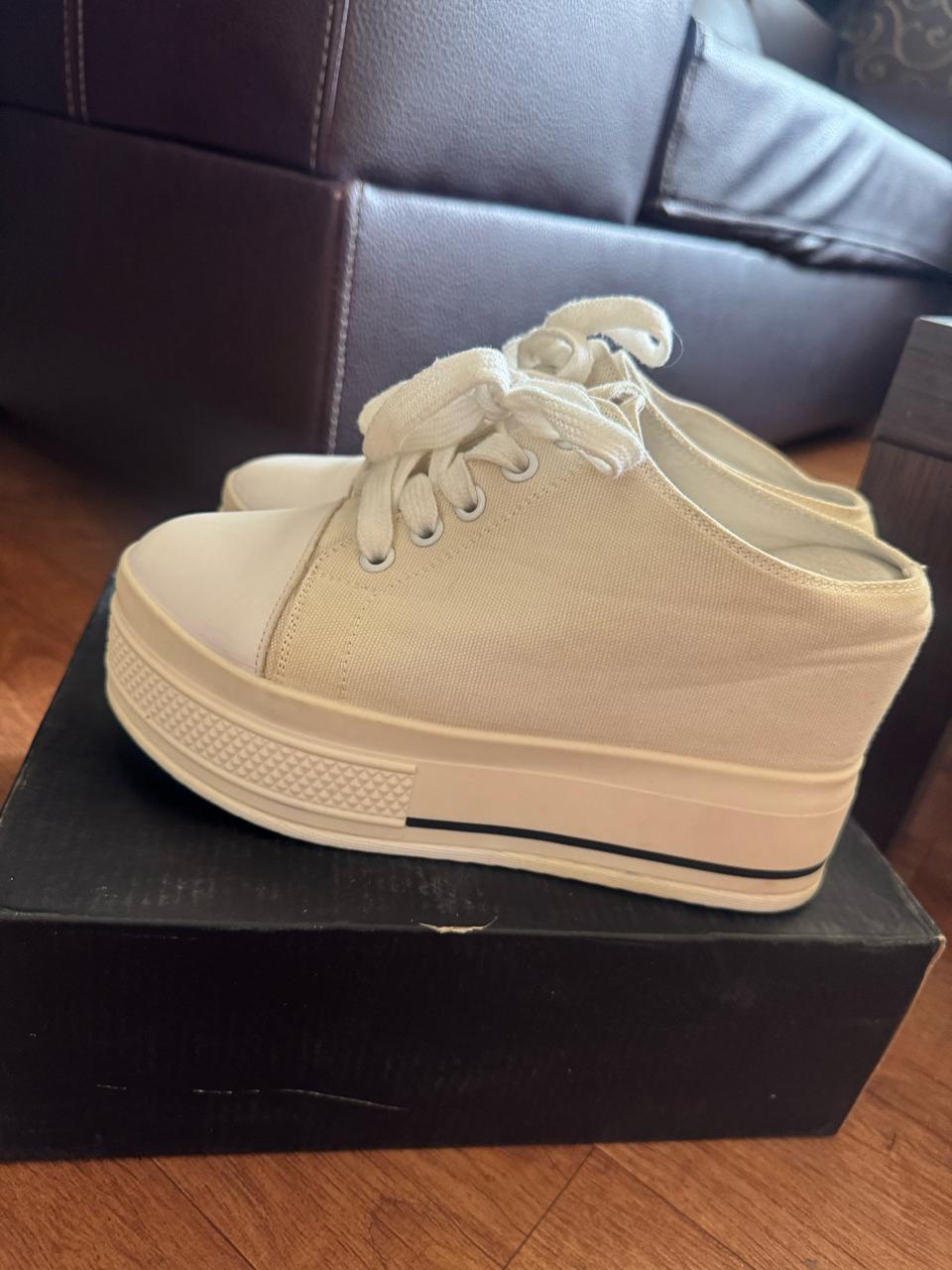 플랫폼 스니커즈/뮬 슬리퍼/키높이 운동화235