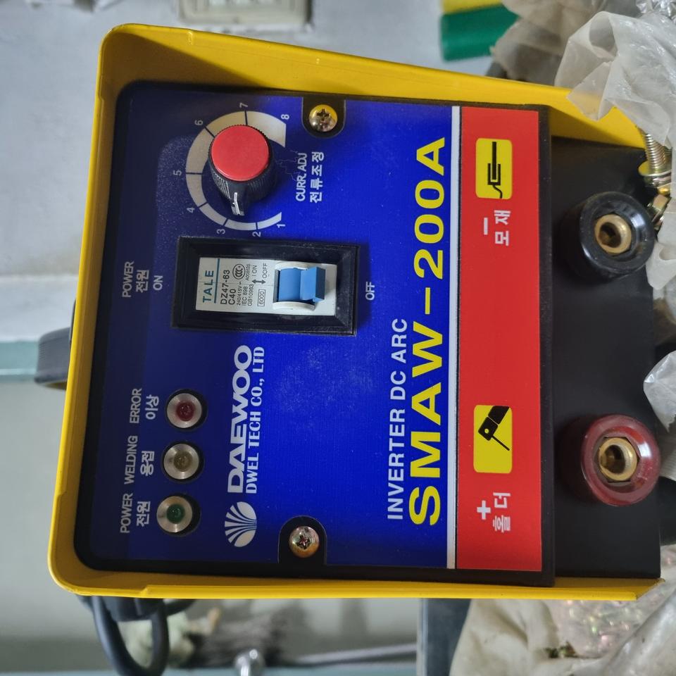 대우 디웰테크 아크용접기 200A 25만원 (거의 신품)